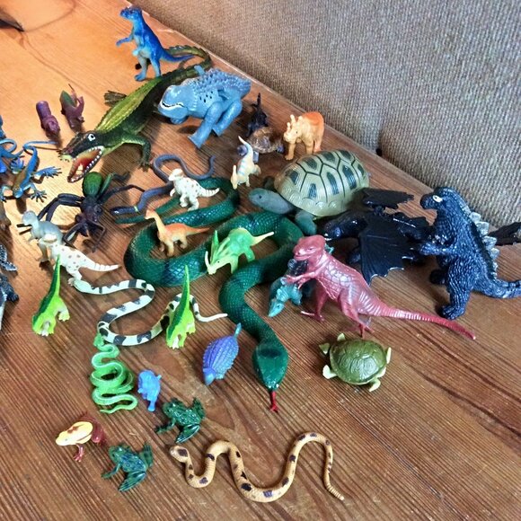 Assorted Lot of Plastic Dinosaurs and Reptiles - Toy Figures for Kids or Collect - Picture 5 of 7